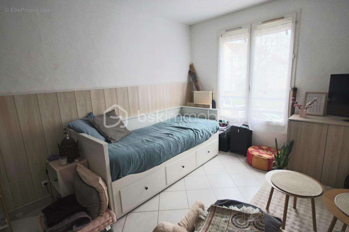 Appartement à COMBS-LA-VILLE