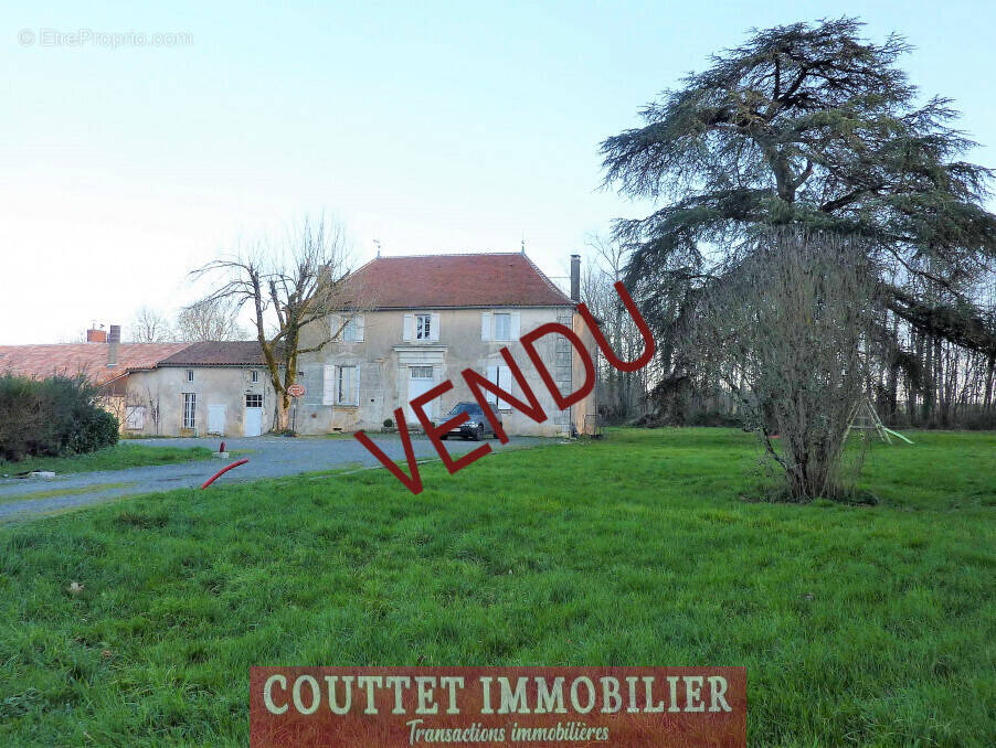 Maison à LA ROCHEFOUCAULD