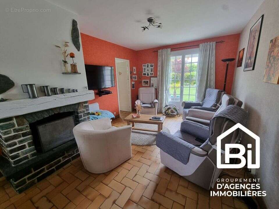 Maison à ARGENCES