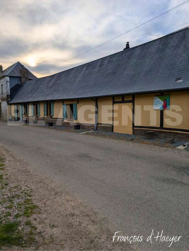 Brunet  (1000 x 774 px) (252 x 252 px) (180 x 180 px)_20250501_213413_0000 - Maison à NEUFCHATEL-EN-BRAY