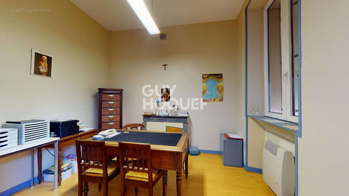 Appartement à BRUYERES-LE-CHATEL