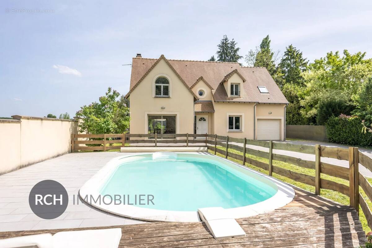 Maison à HOUDAN