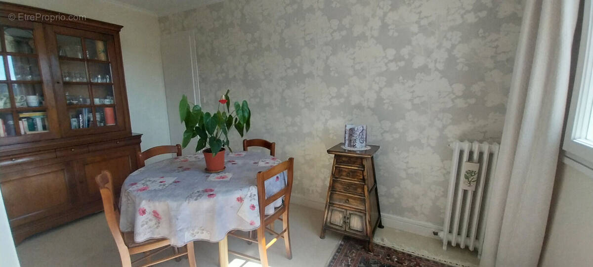 Appartement à EPERNON