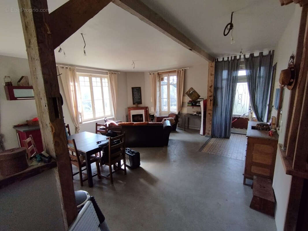 Maison à GENSAC