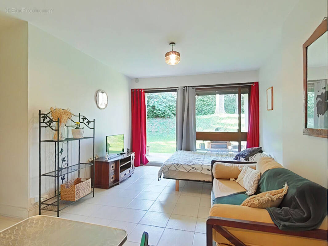 Appartement à FONTENAY-LE-FLEURY