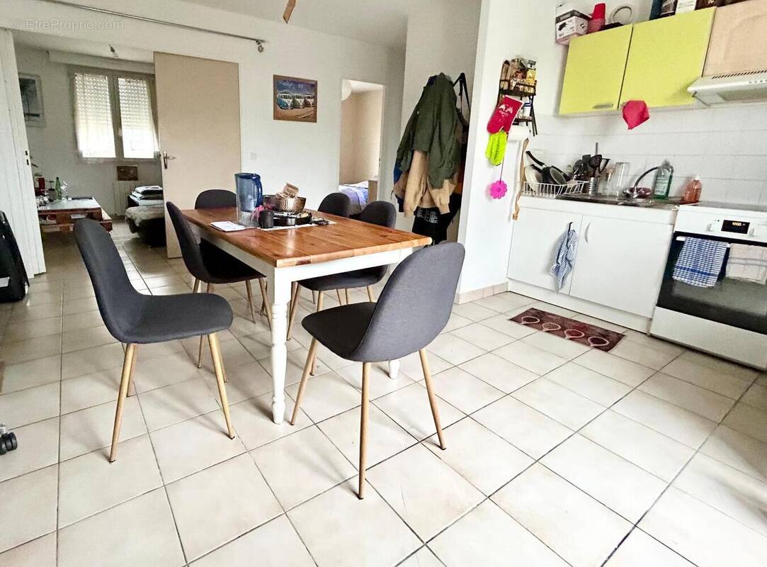   - Appartement à LES PONTS-DE-CE