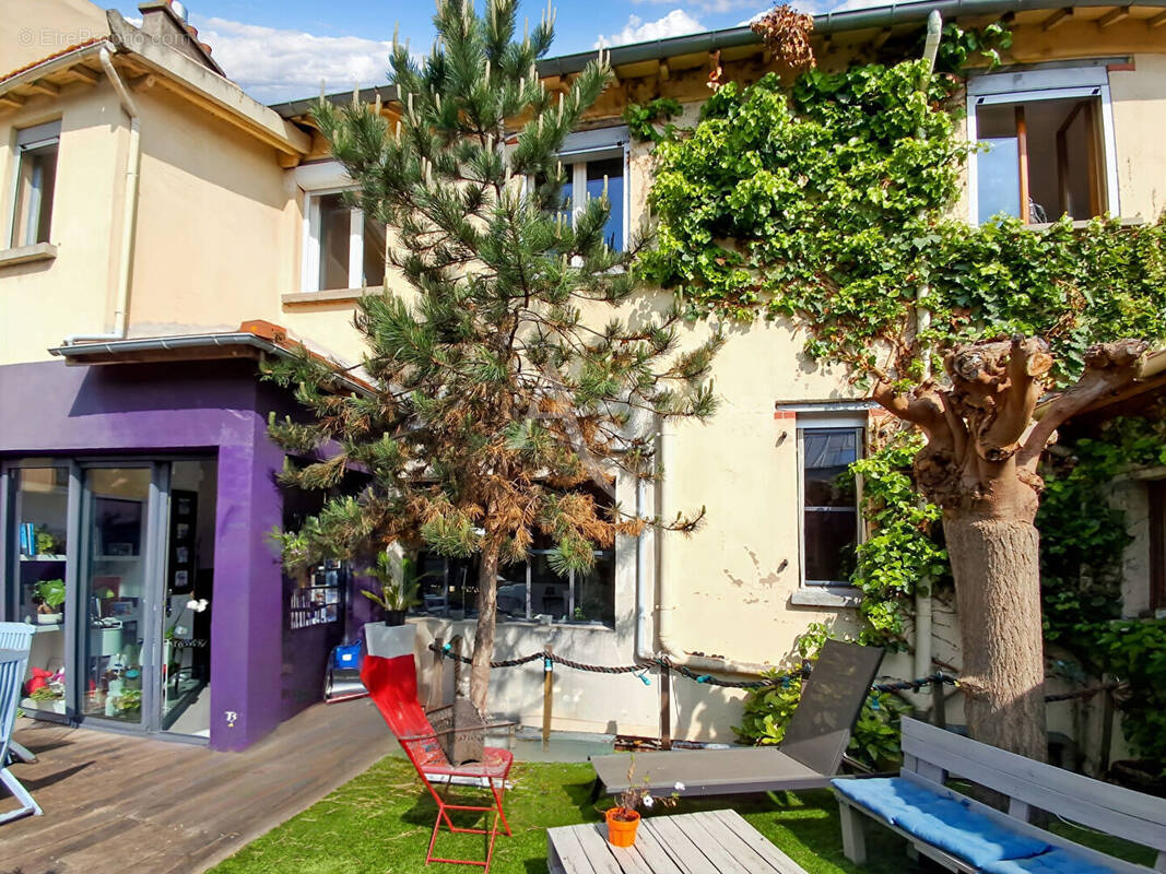 Maison à SURESNES