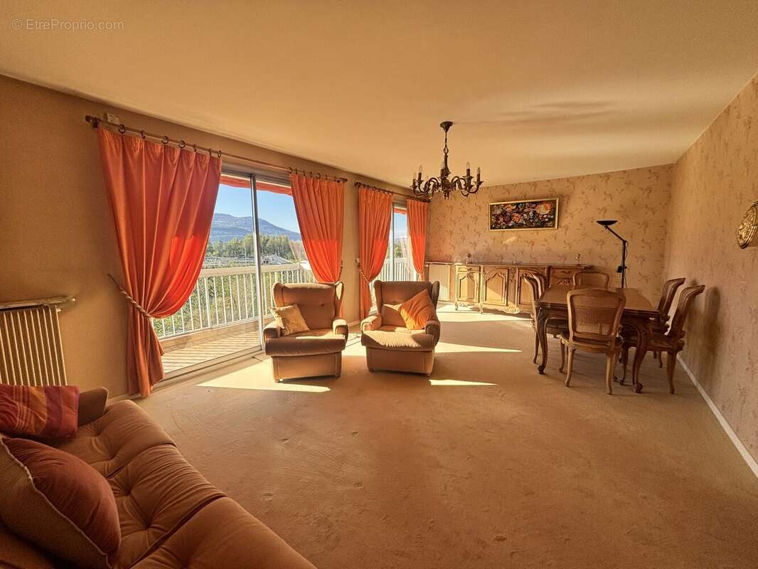 Appartement à MEYLAN