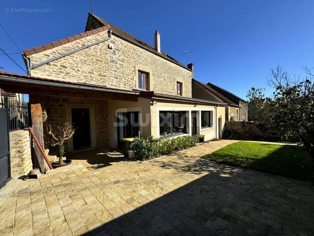 Maison à AVALLON
