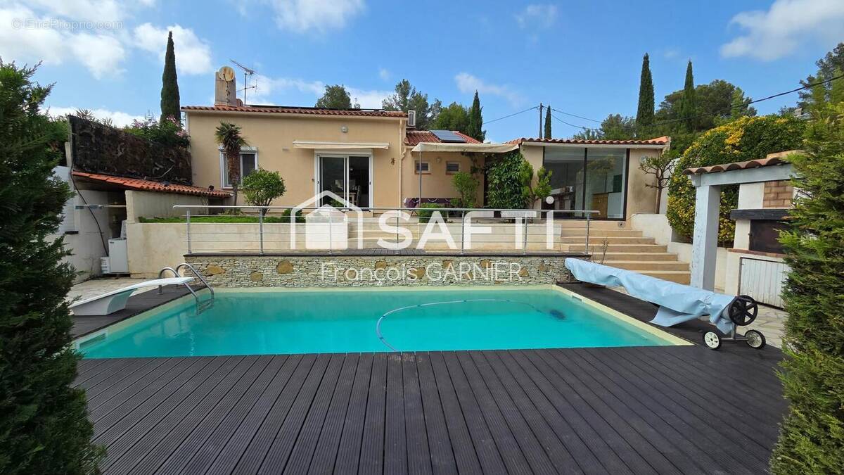 Photo 1 - Maison à LE CASTELLET