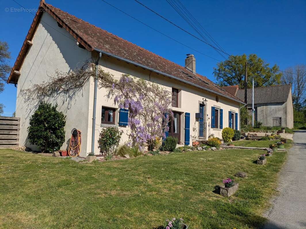 Maison à SAINT-LEGER-MAGNAZEIX
