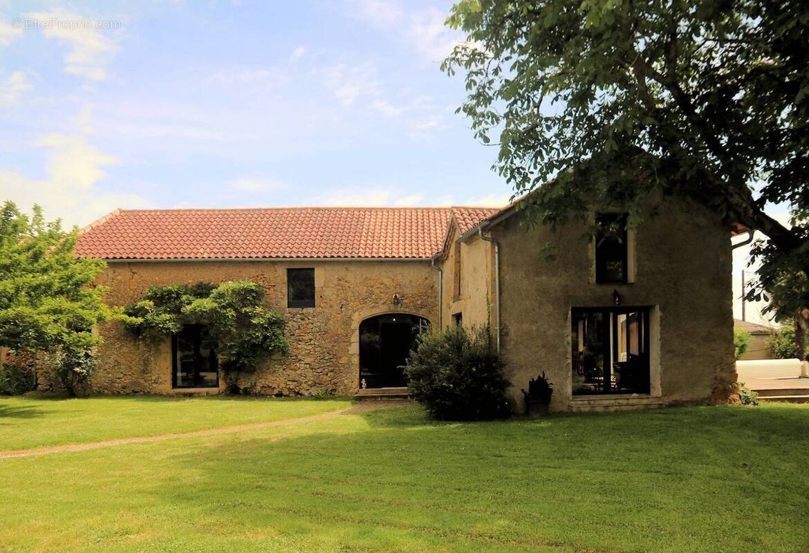 Maison à MAUMUSSON-LAGUIAN