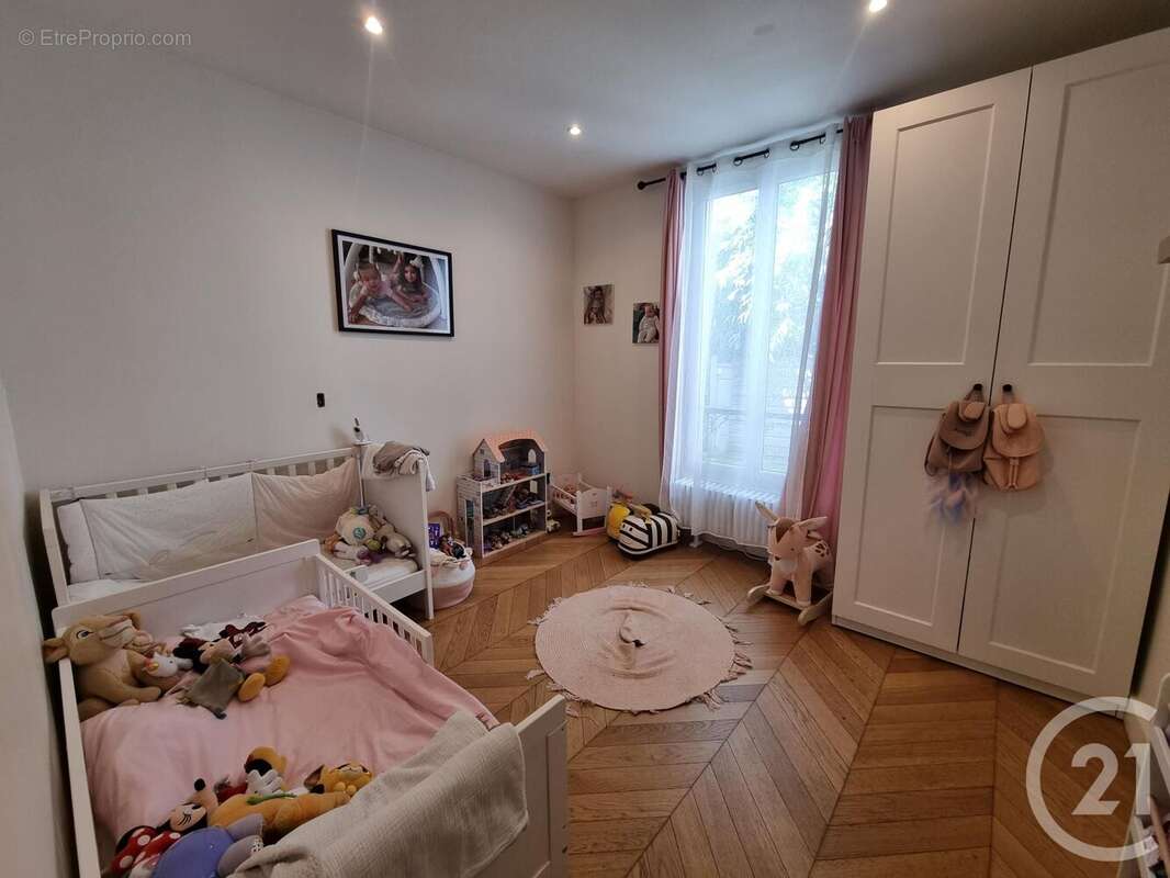 Appartement à SAINT-MAUR-DES-FOSSES