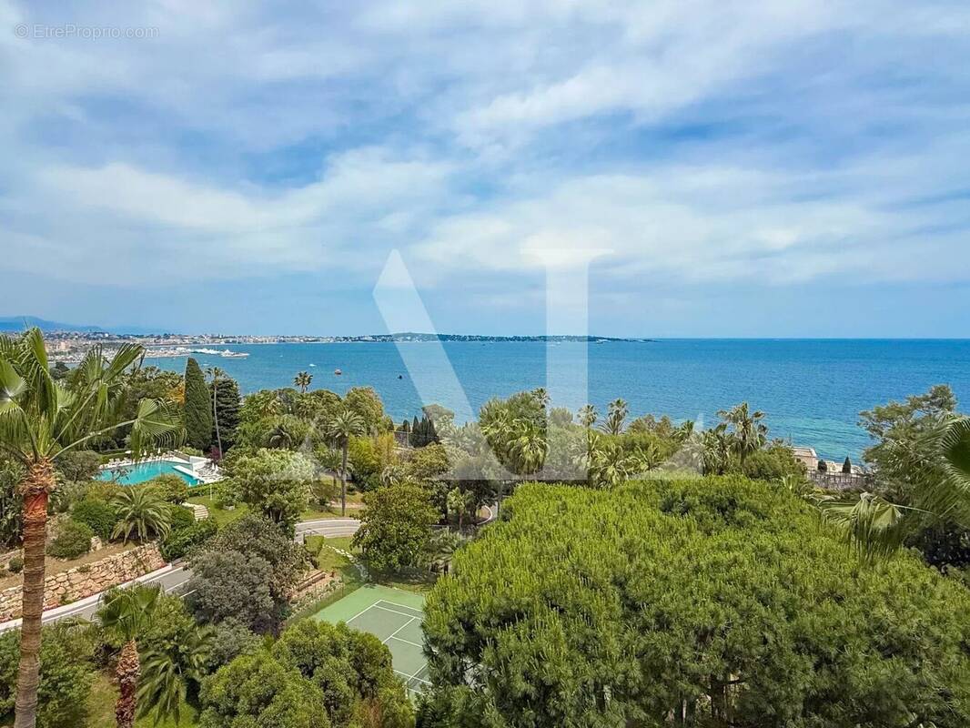 Appartement à VALLAURIS