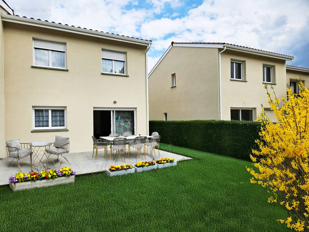 Maison à SABLONS