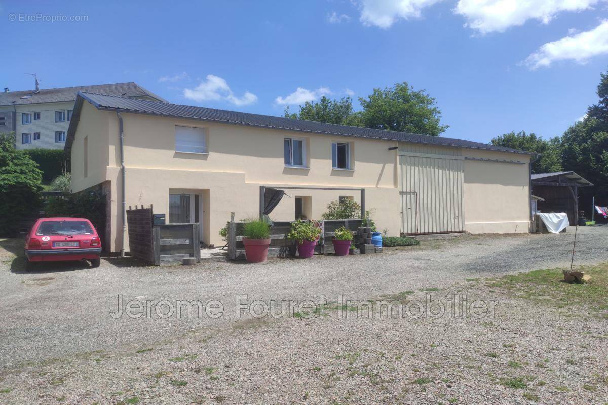 Maison à EGLETONS