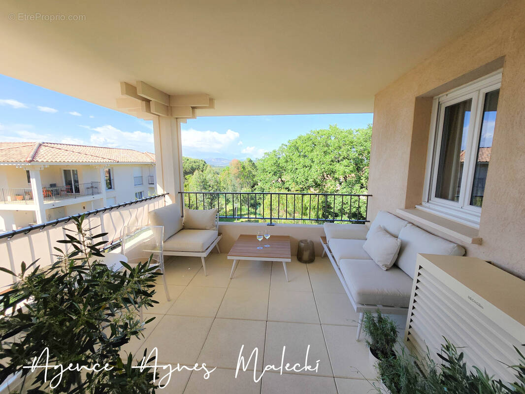 Appartement à LA CROIX-VALMER