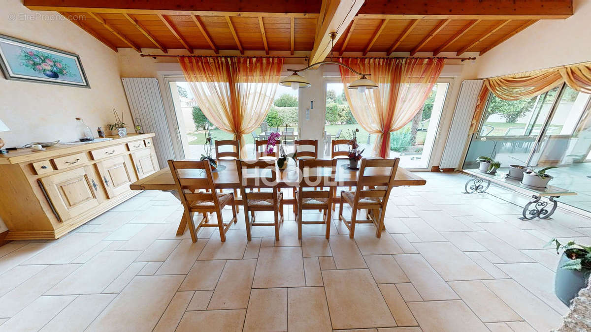 Maison à NEUVILLE-DE-POITOU
