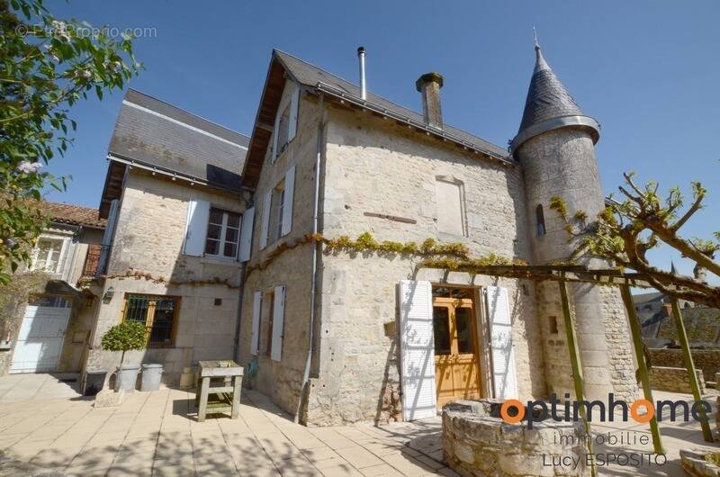 Maison à CHARROUX