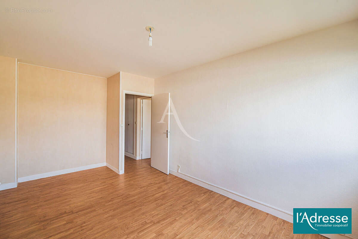 Appartement à TINQUEUX