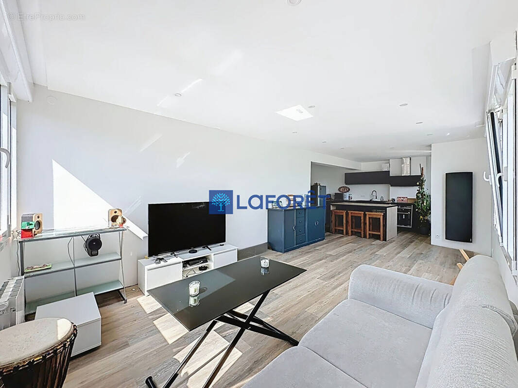 Appartement à SAINTE-GENEVIEVE-DES-BOIS