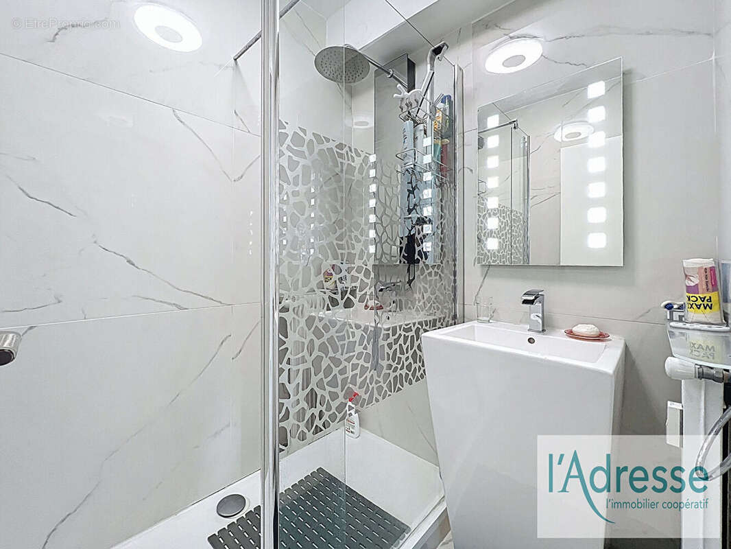 Appartement à VALLAURIS
