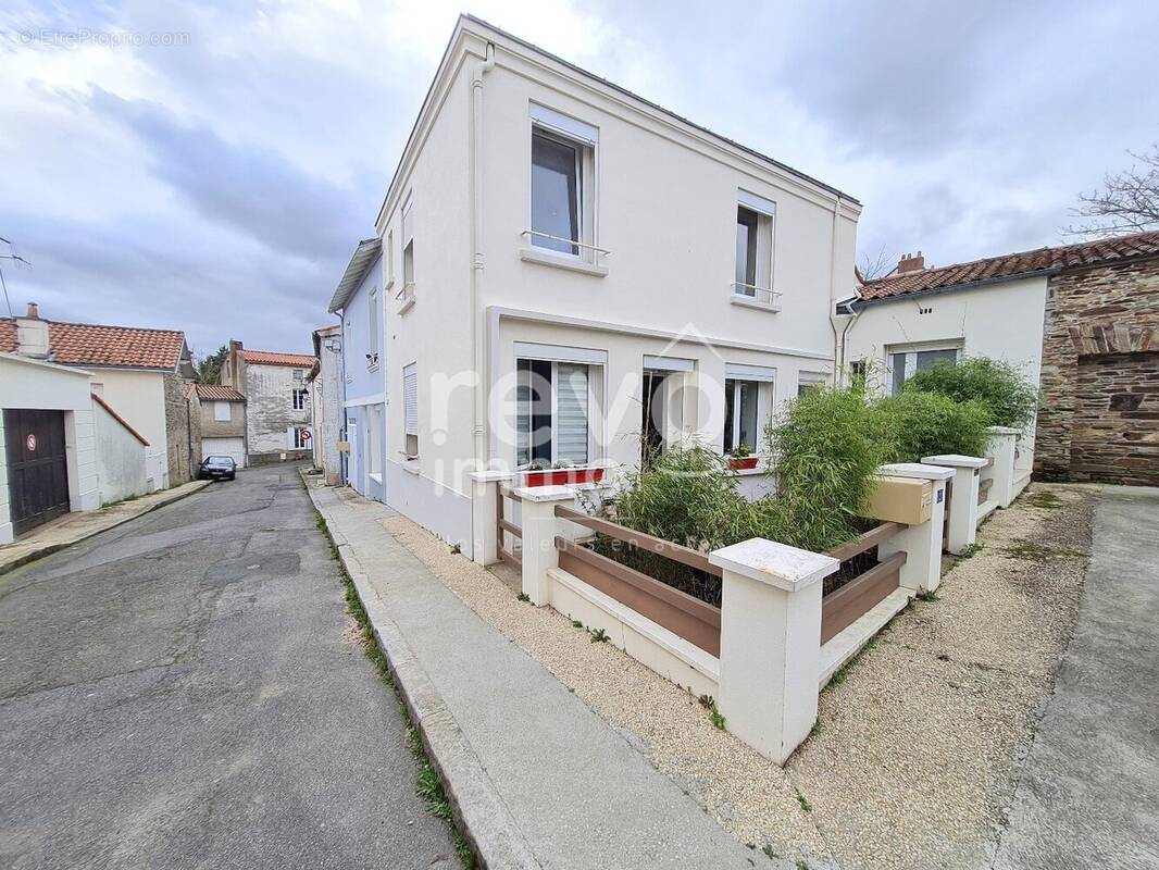 Maison à LE CELLIER