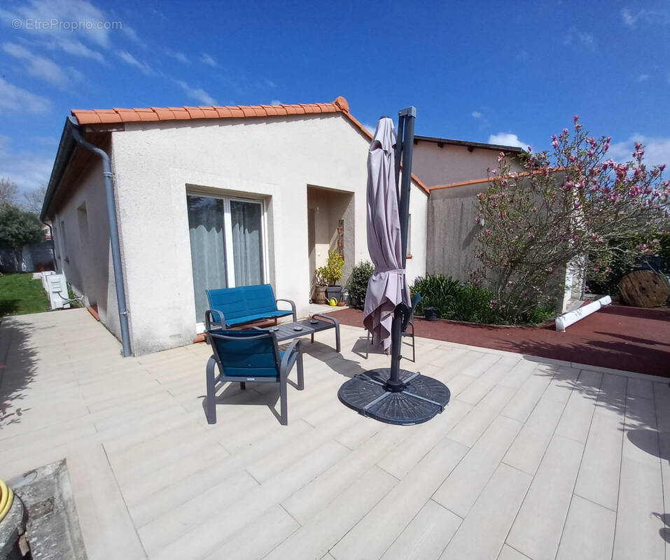 Maison à MONDONVILLE