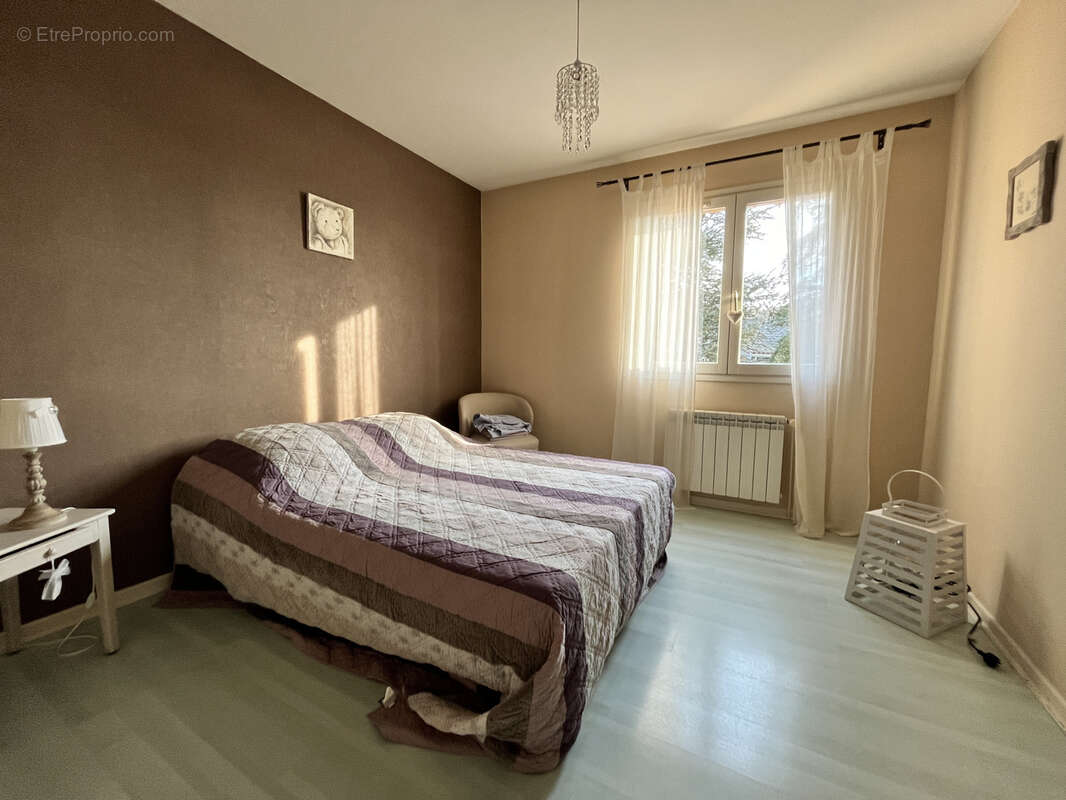 Maison à JASSANS-RIOTTIER