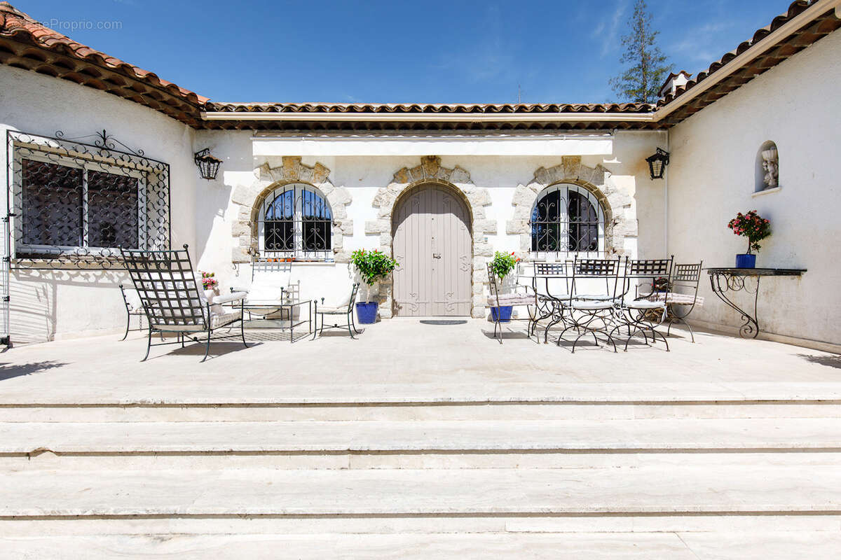 Maison à MOUGINS