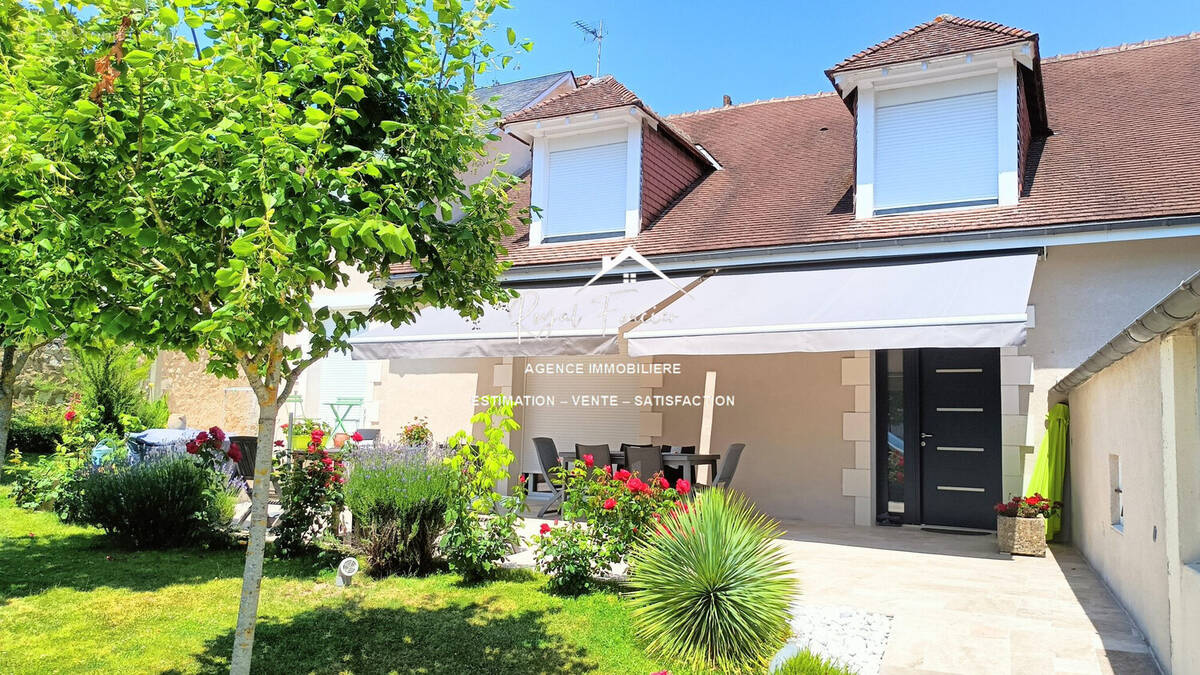 Belle maison restaurée de 228 m2 avec 6 chambres  - Maison à PREUILLY-SUR-CLAISE