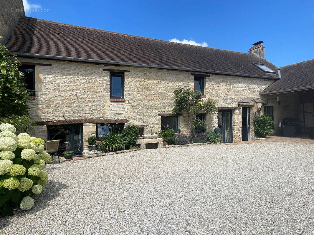 Maison à MEZIDON-CANON