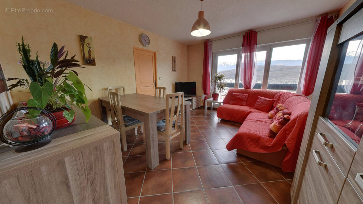 Appartement à LE PONT-DE-CLAIX