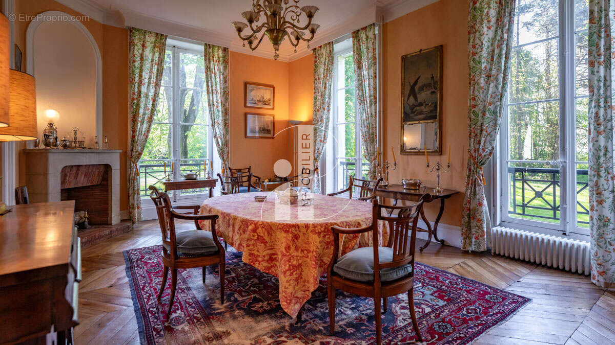 Maison à FONTAINEBLEAU