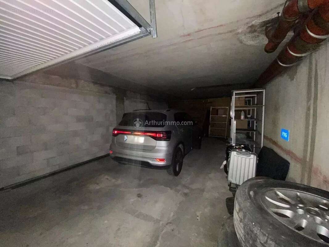 Parking à HYERES