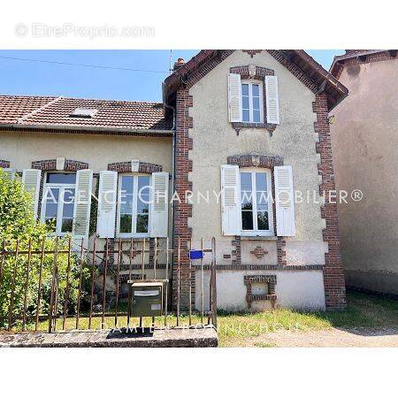 Maison à CHARNY