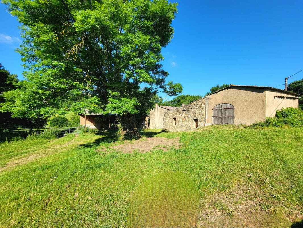 Maison à LAGRASSE