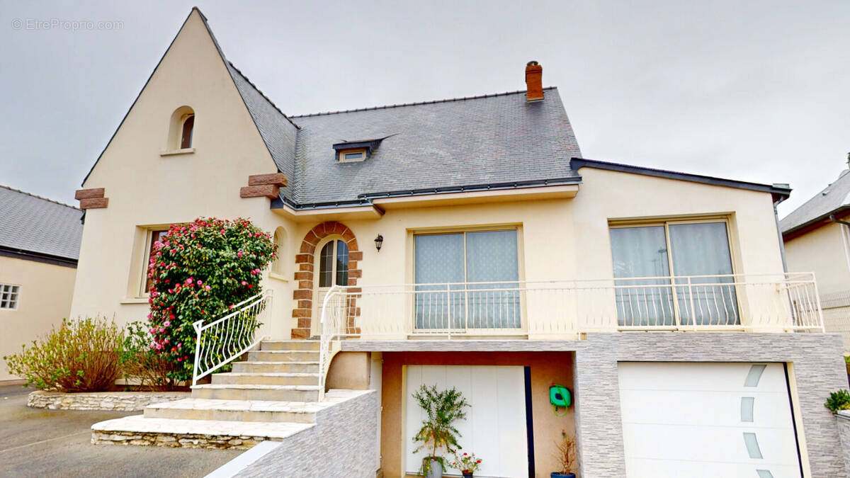 Maison à LONGUE-JUMELLES