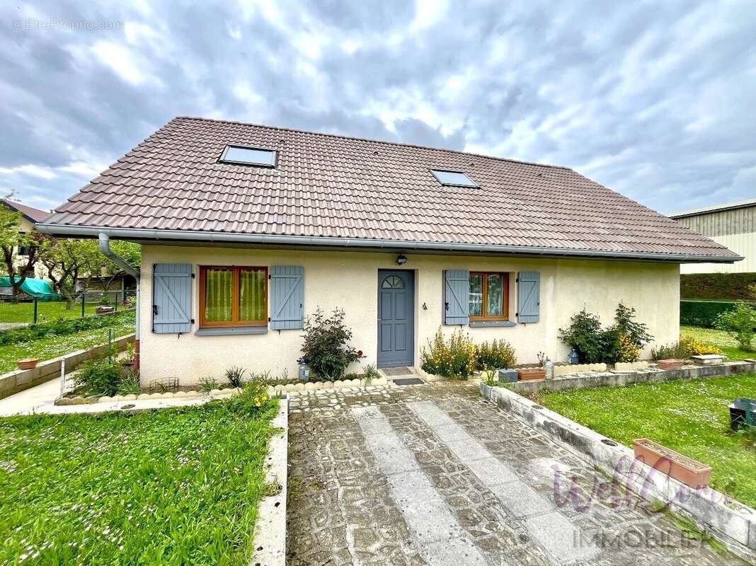 Maison à YENNE