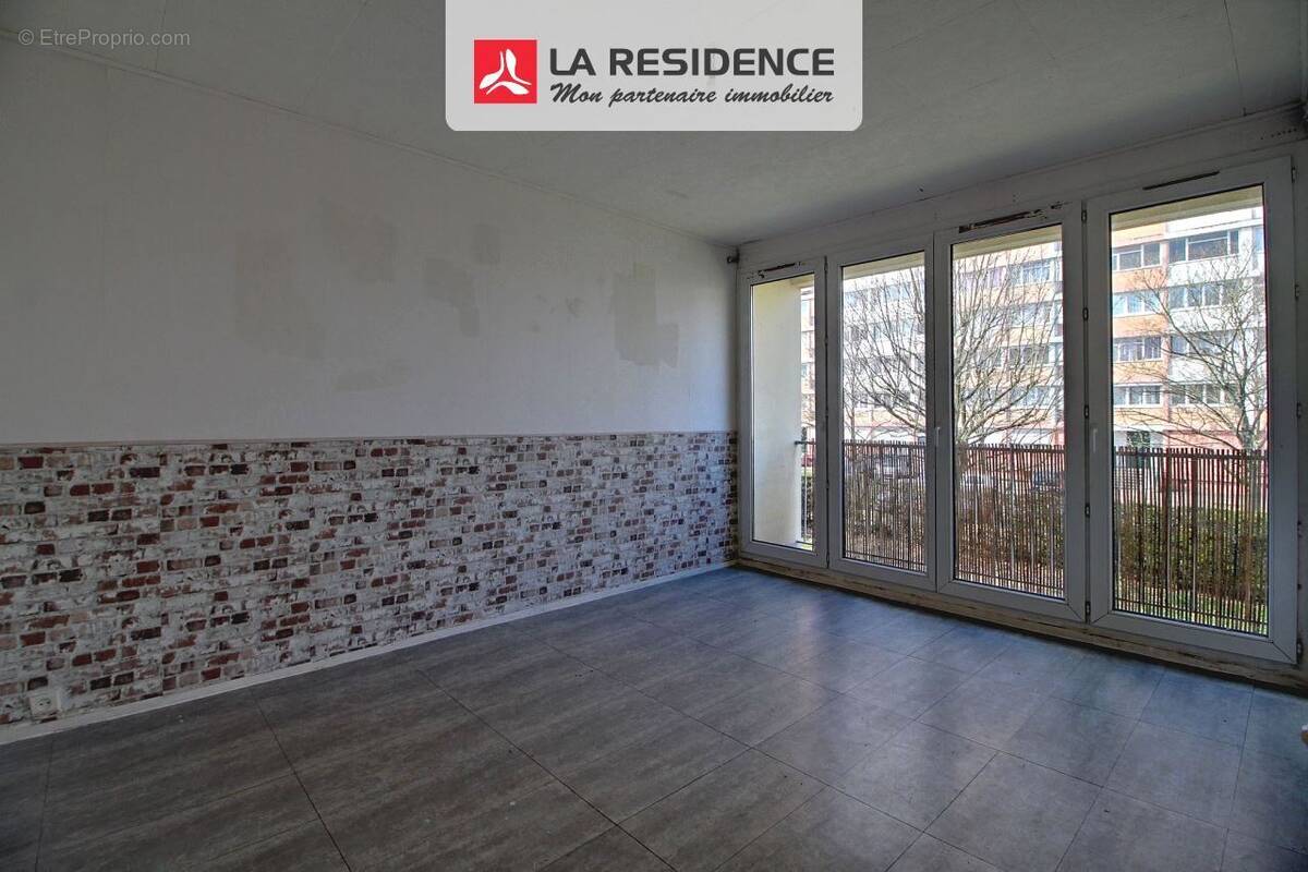 Appartement à SAINT-ETIENNE-DU-ROUVRAY