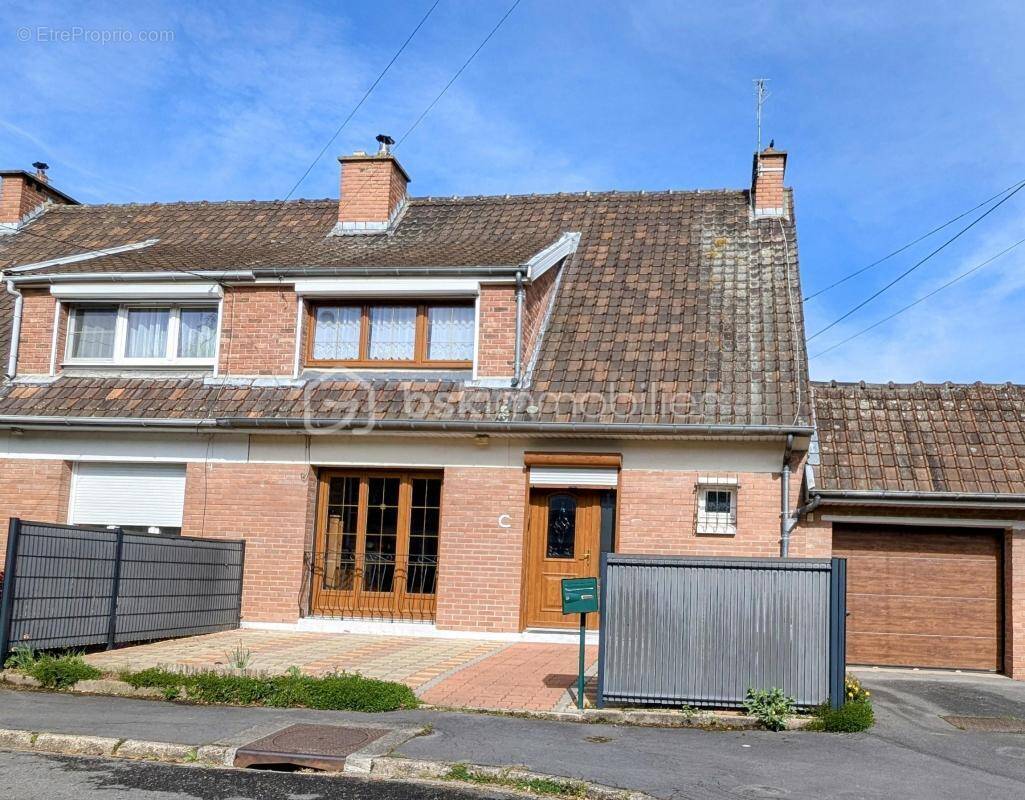 Maison à ANNAY