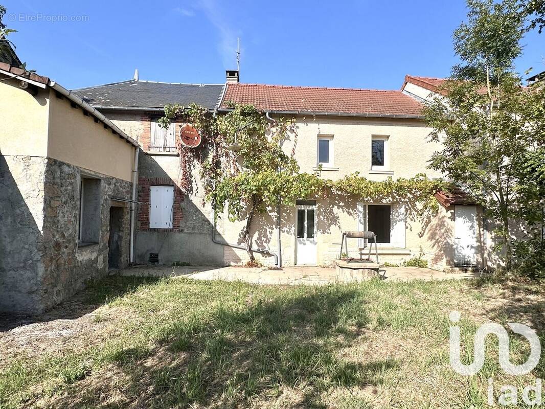 Photo 1 - Maison à SAINT-LEGER-MAGNAZEIX