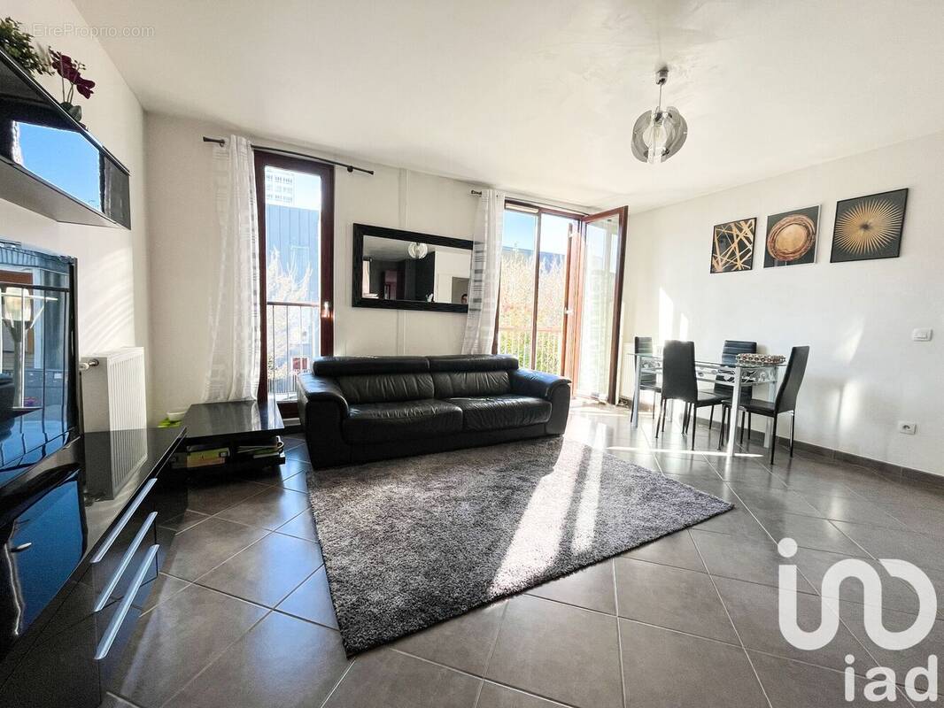 Photo 1 - Appartement à LES ULIS