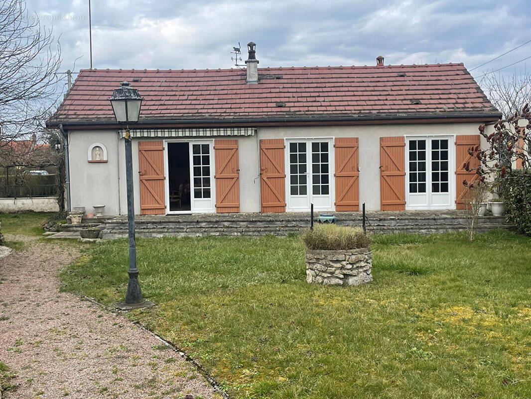 Maison à CHALLUY