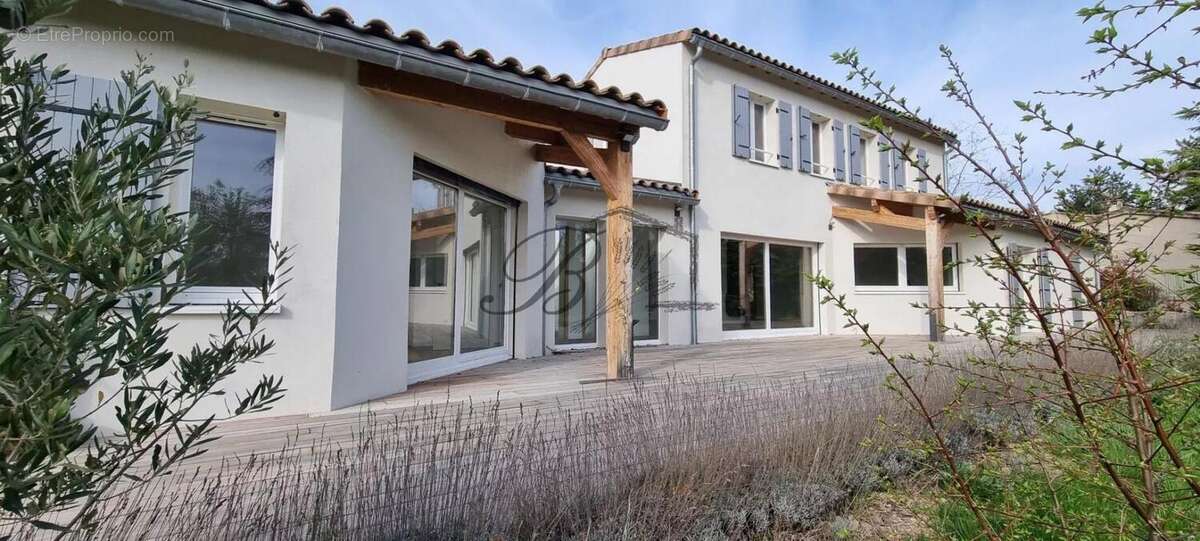 Maison à CUCURON