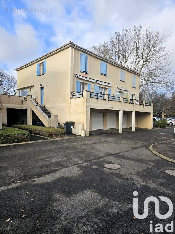 Photo 1 - Appartement à SAVIGNY-LE-TEMPLE