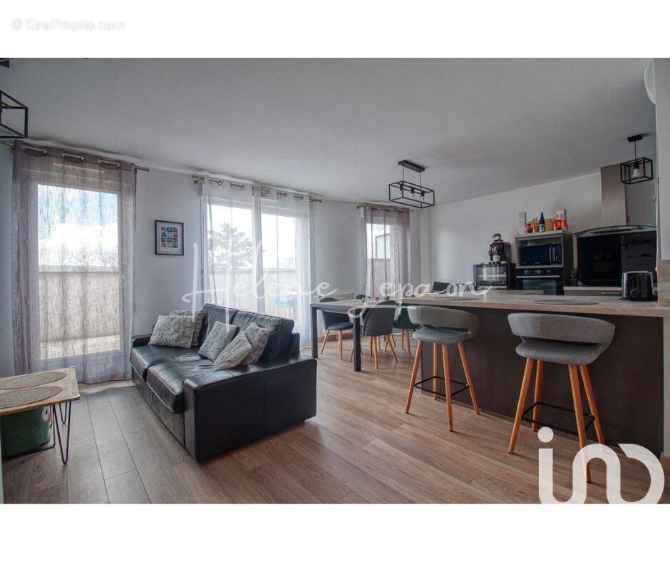 Photo 1 - Appartement à JOUY-LE-MOUTIER