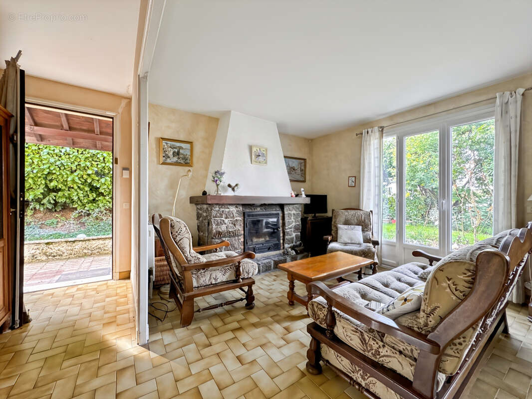 Maison à MASSIEUX