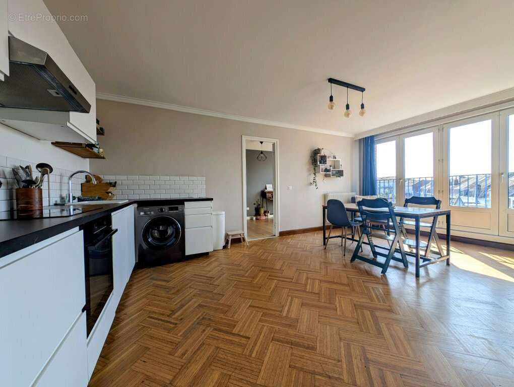 Appartement à LA MADELEINE