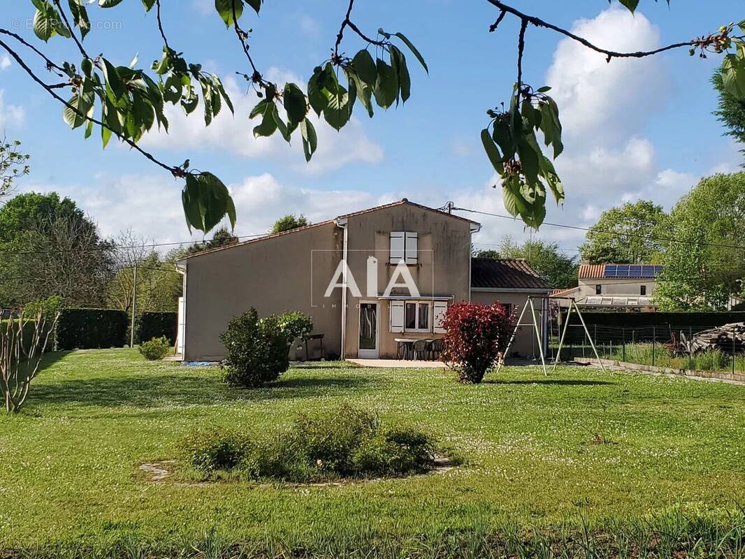 Maison à RIVIERES